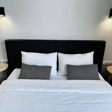 Hotel Gallery 21 Лвив Екстериор снимка