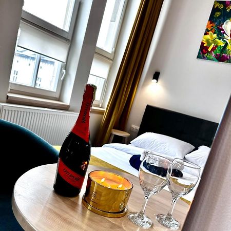 Hotel Gallery 21 Лвив Екстериор снимка