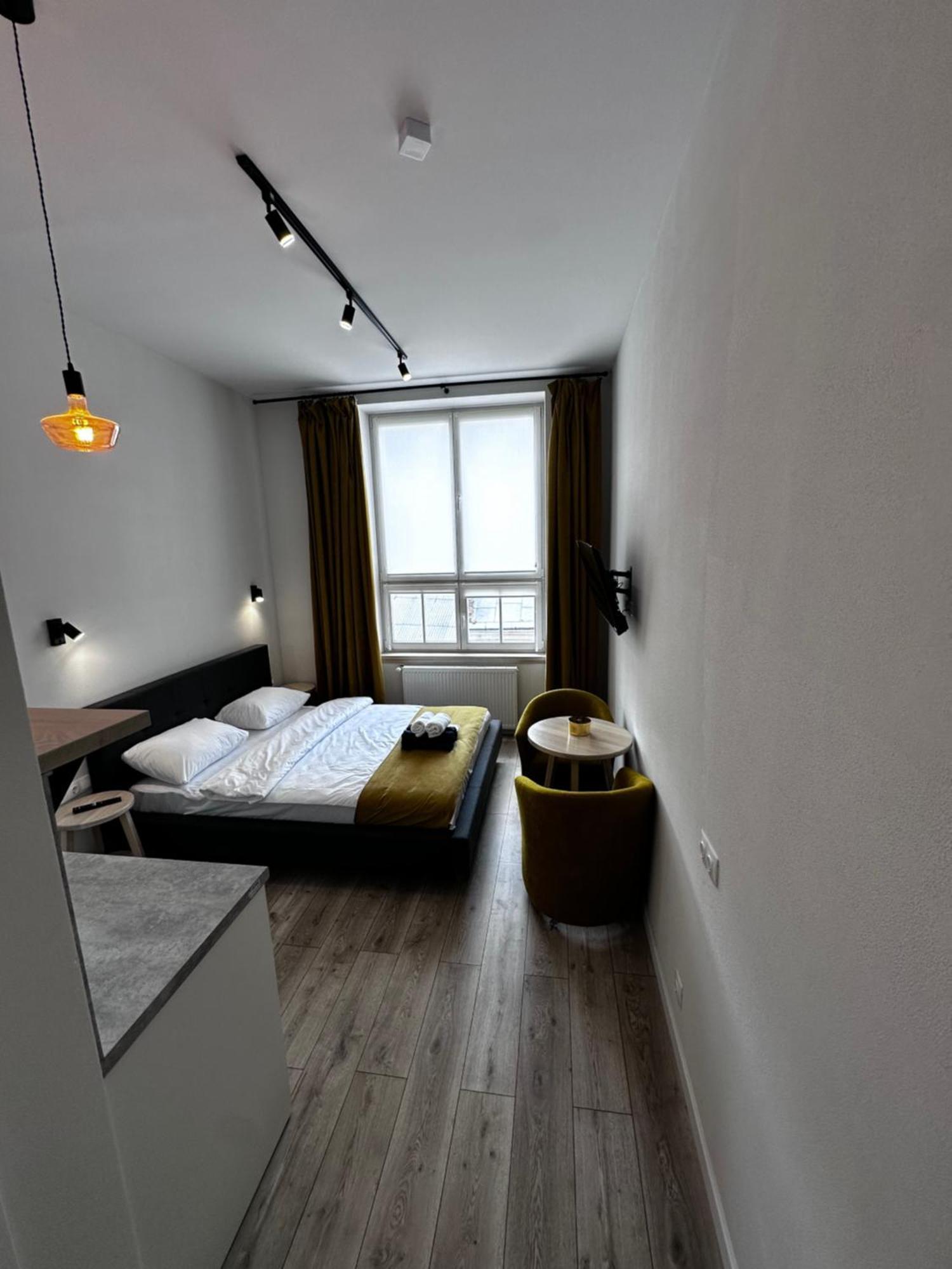 Hotel Gallery 21 Лвив Екстериор снимка