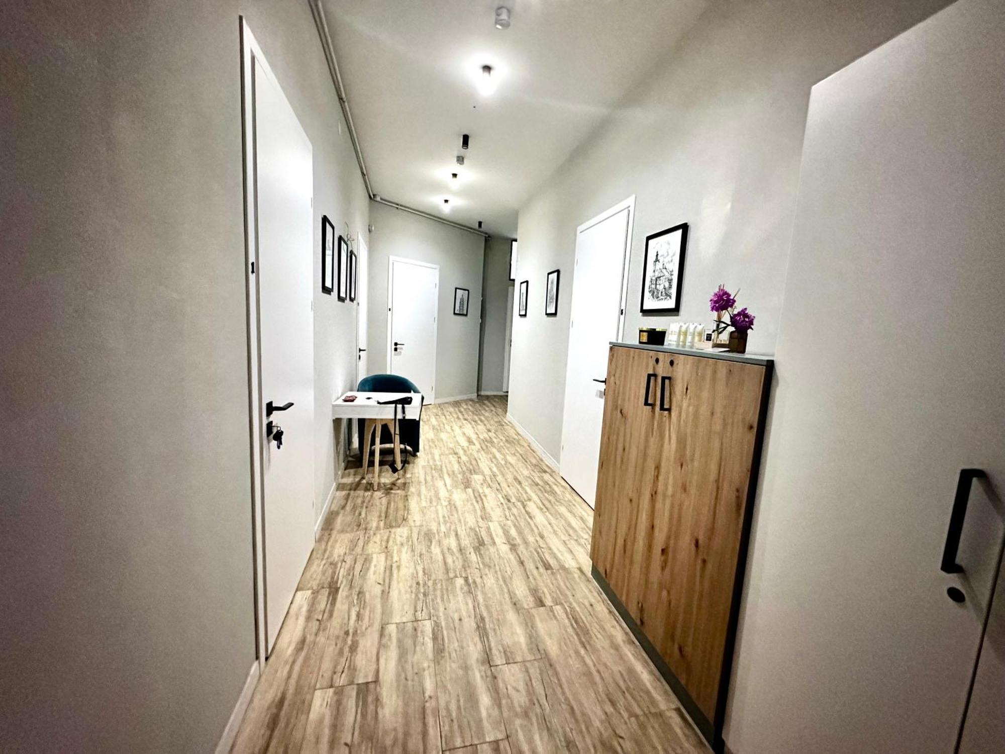 Hotel Gallery 21 Лвив Екстериор снимка