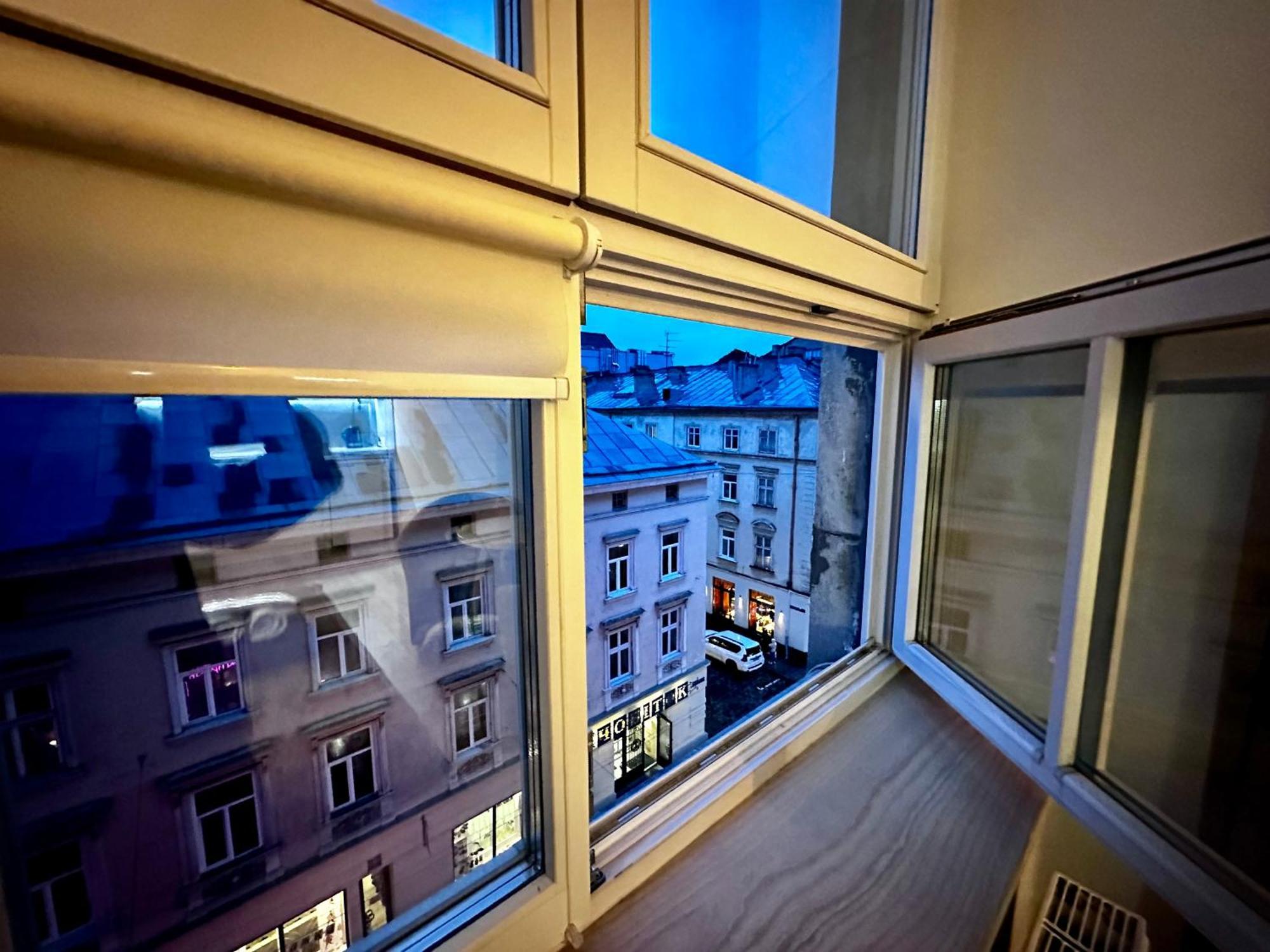 Hotel Gallery 21 Лвив Екстериор снимка