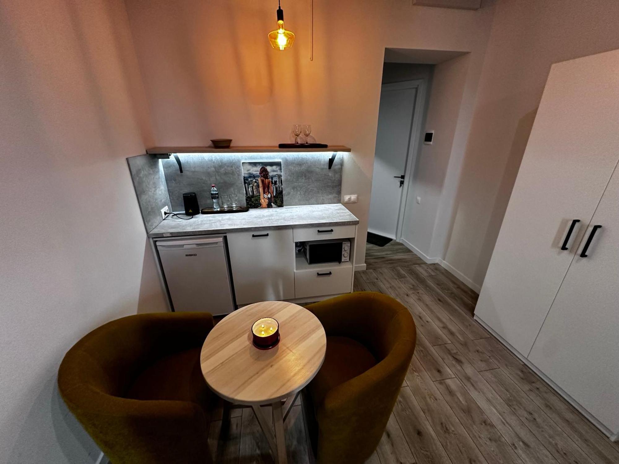Hotel Gallery 21 Лвив Екстериор снимка