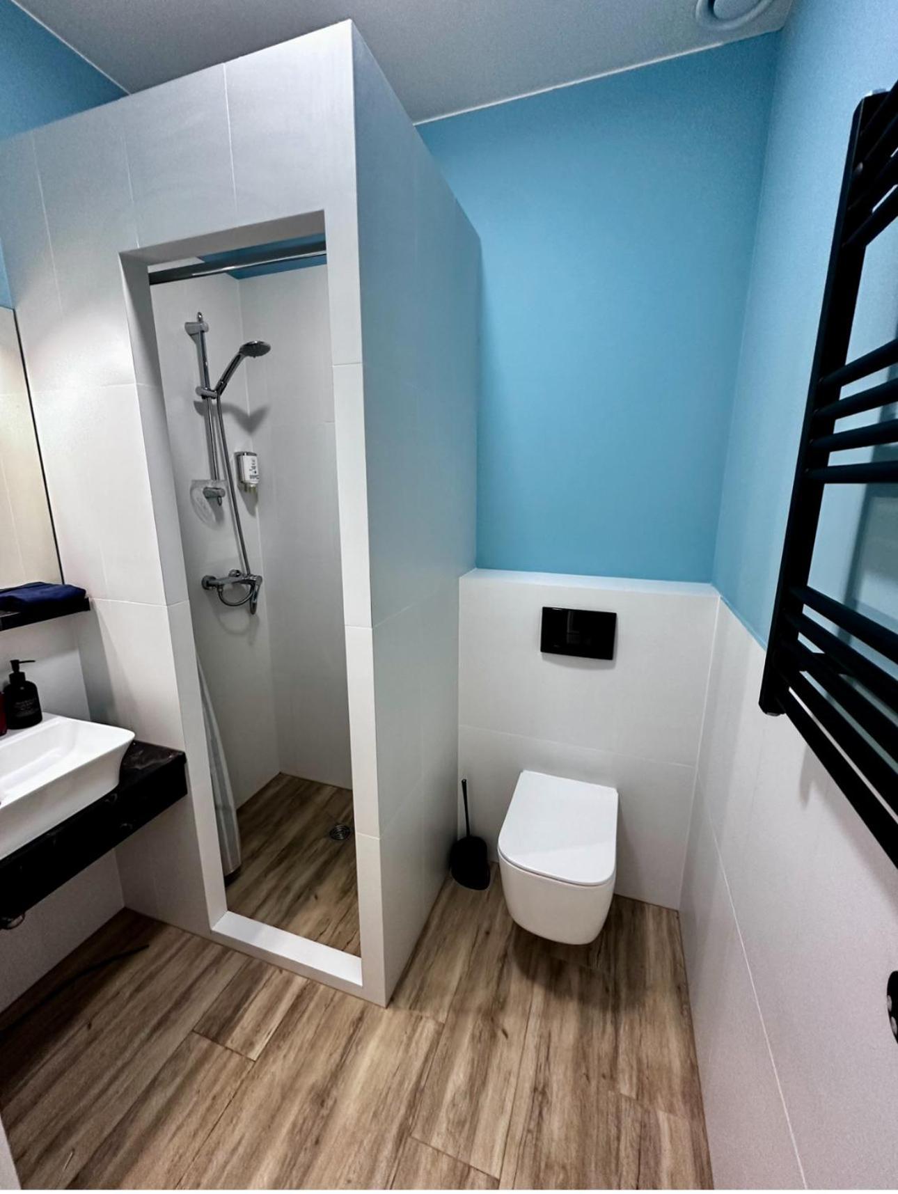 Hotel Gallery 21 Лвив Екстериор снимка