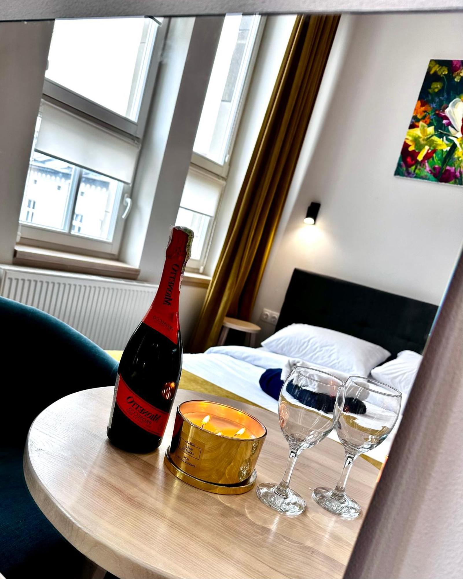 Hotel Gallery 21 Лвив Екстериор снимка